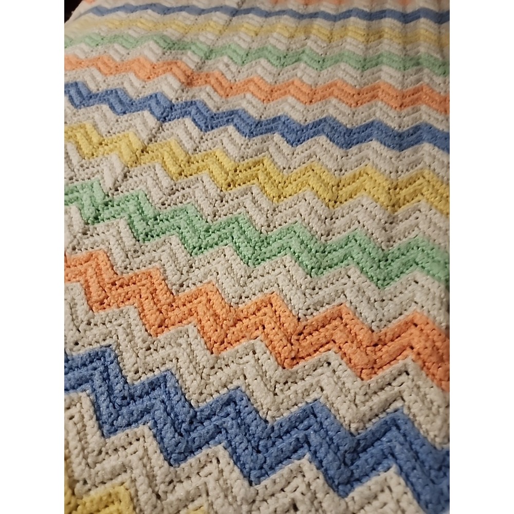 Vtg Crochet Afghan Throw/ Baby Blanket Chevron ZigZag 34"×62"